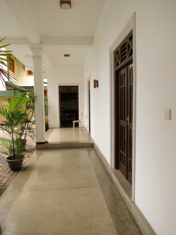 Scandinavia Hotel Hikkaduwa Exterior photo
