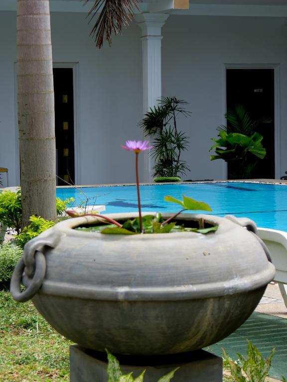 Scandinavia Hotel Hikkaduwa Exterior photo
